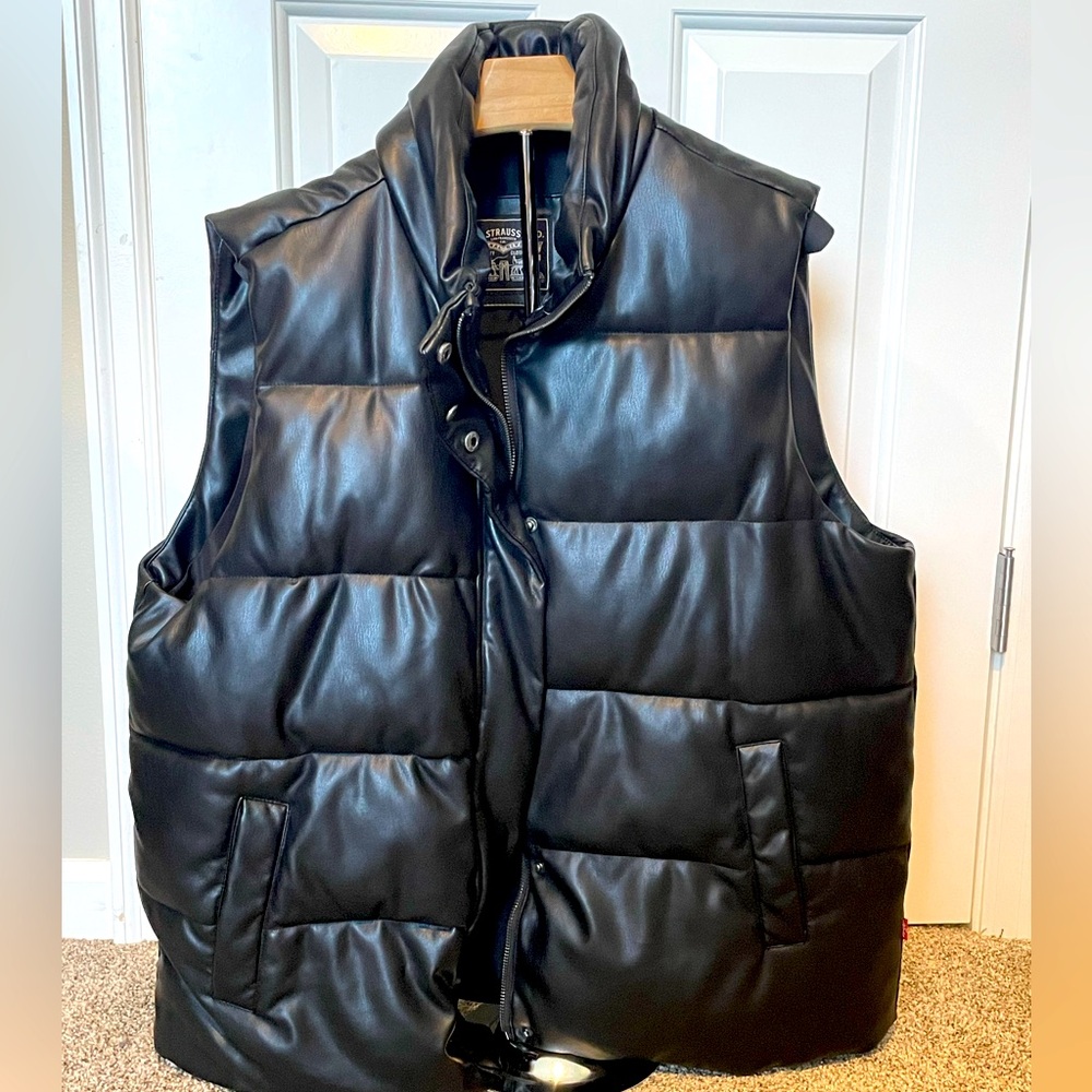 Levi Strauss brand - leather puffy vest - size XL